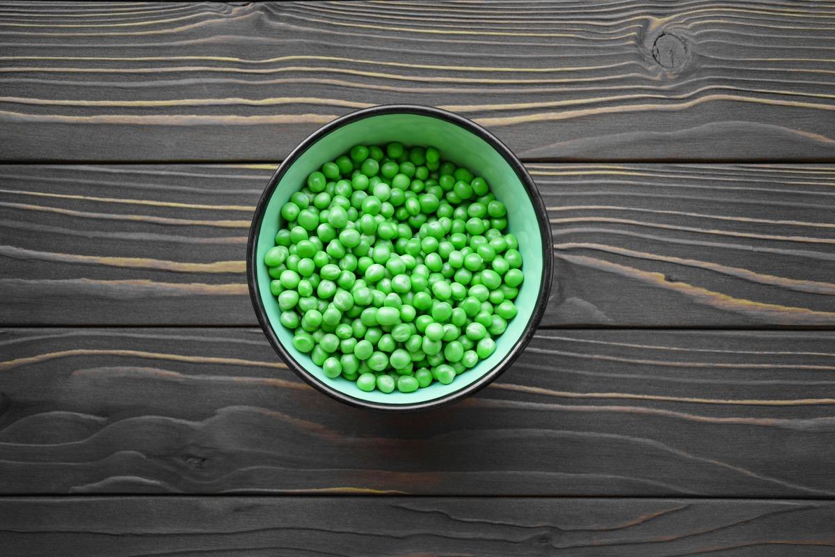 can dogs eat green beans raw - Raw green beans in a bowl – are raw green beans safe for dogs?